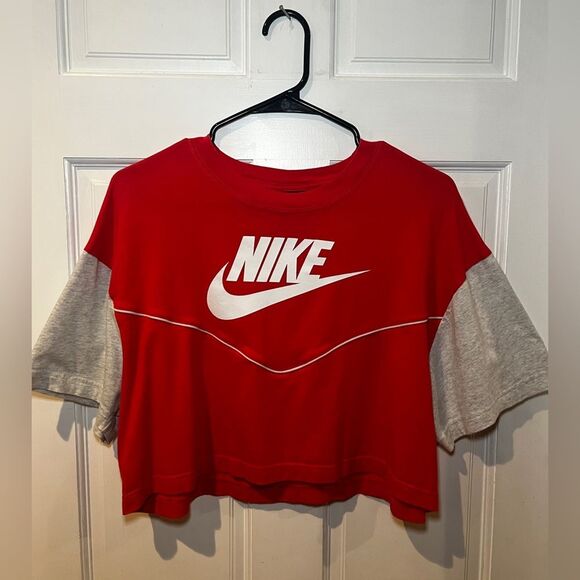 Nike Loose Fit Crop Top T-Shirt Coral Red Gray Size Small - Picture 1 of 5